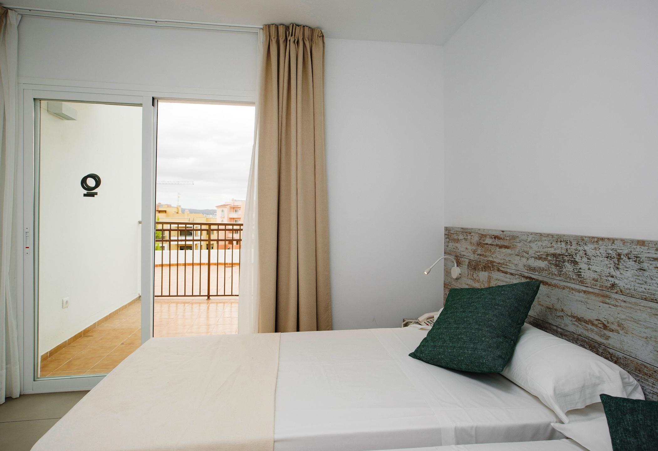 Apartamentos Vibra Riviera San Antonio Abad Exterior foto