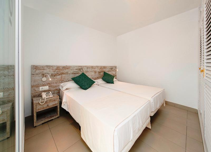Apartamentos Vibra Riviera San Antonio Abad Exterior foto